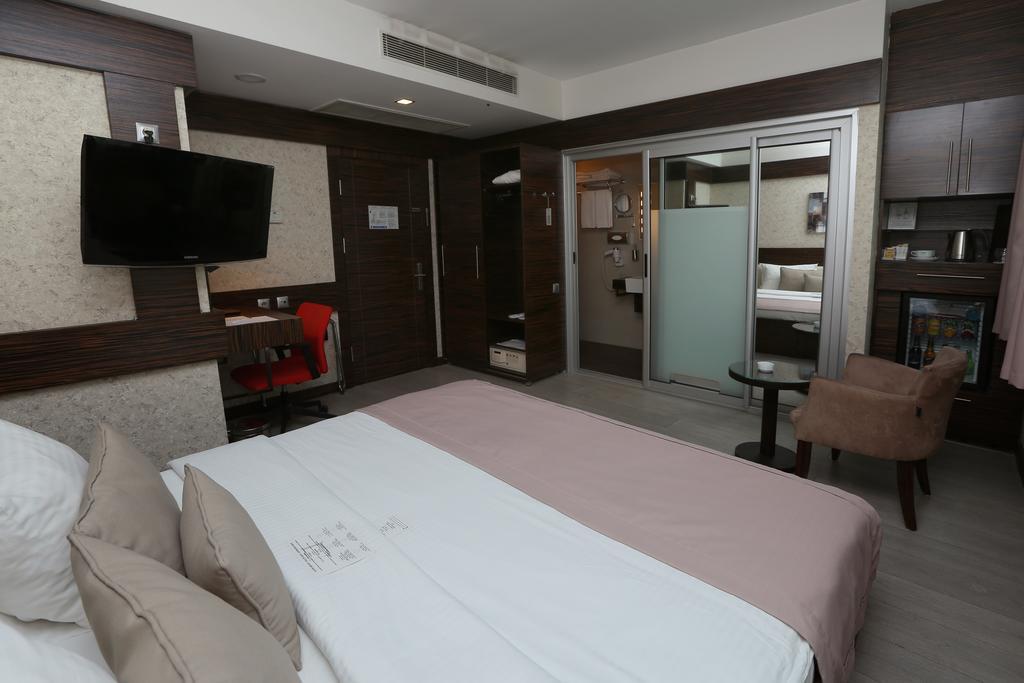 Wes Hotel Kocaeli Buitenkant foto