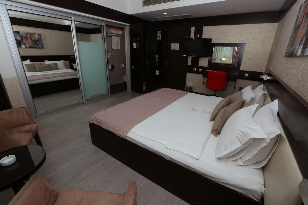 Wes Hotel Kocaeli Buitenkant foto